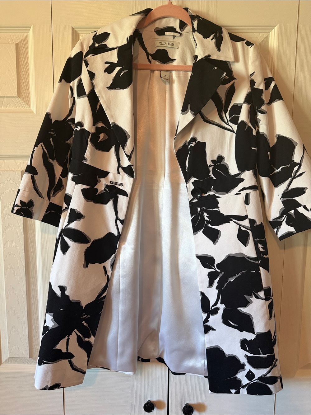 White House Black Market Black & White Floral Trench Coat